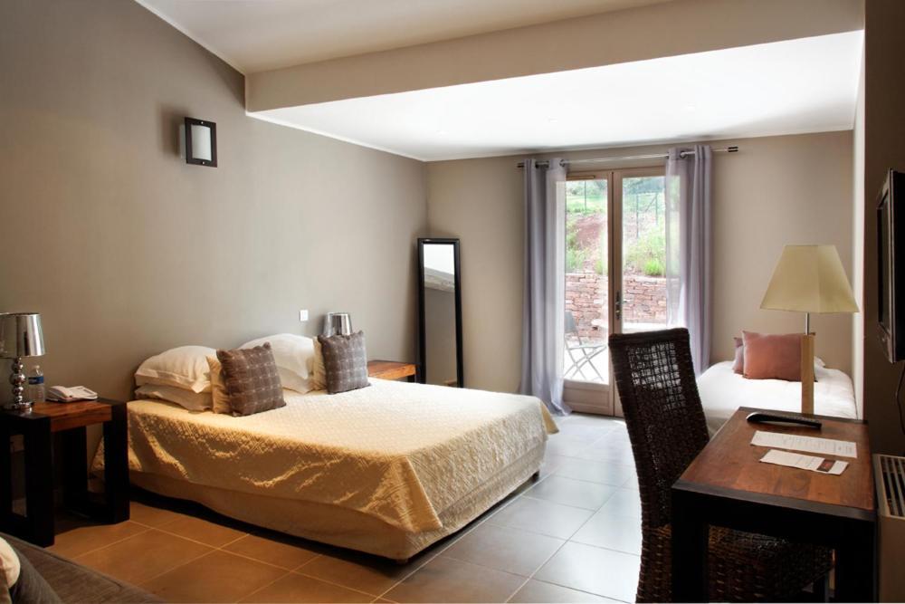 L'Hotellerie Kouros Cuers Quarto foto